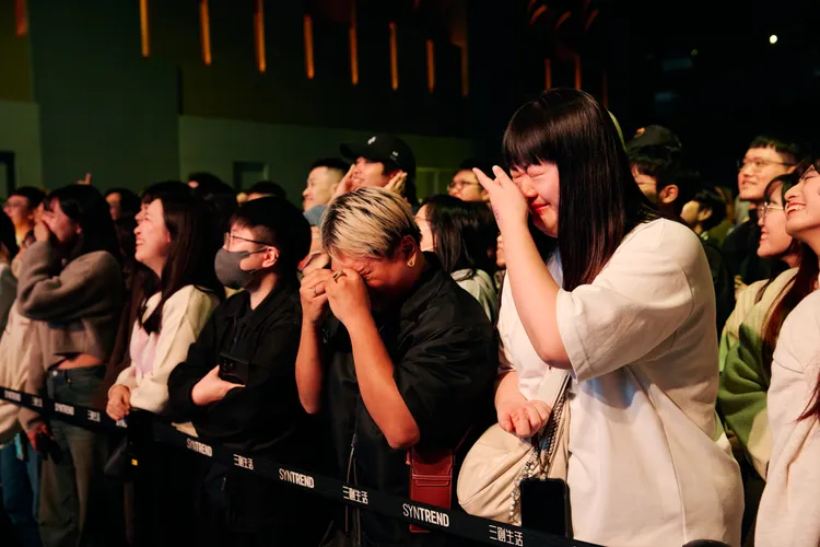 台下粉絲感動哽咽。樹與天空提供