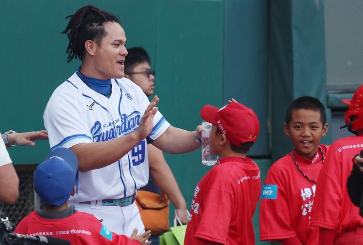 張育成「手肘不動刀就為了打經典賽」 最想對決山本由伸