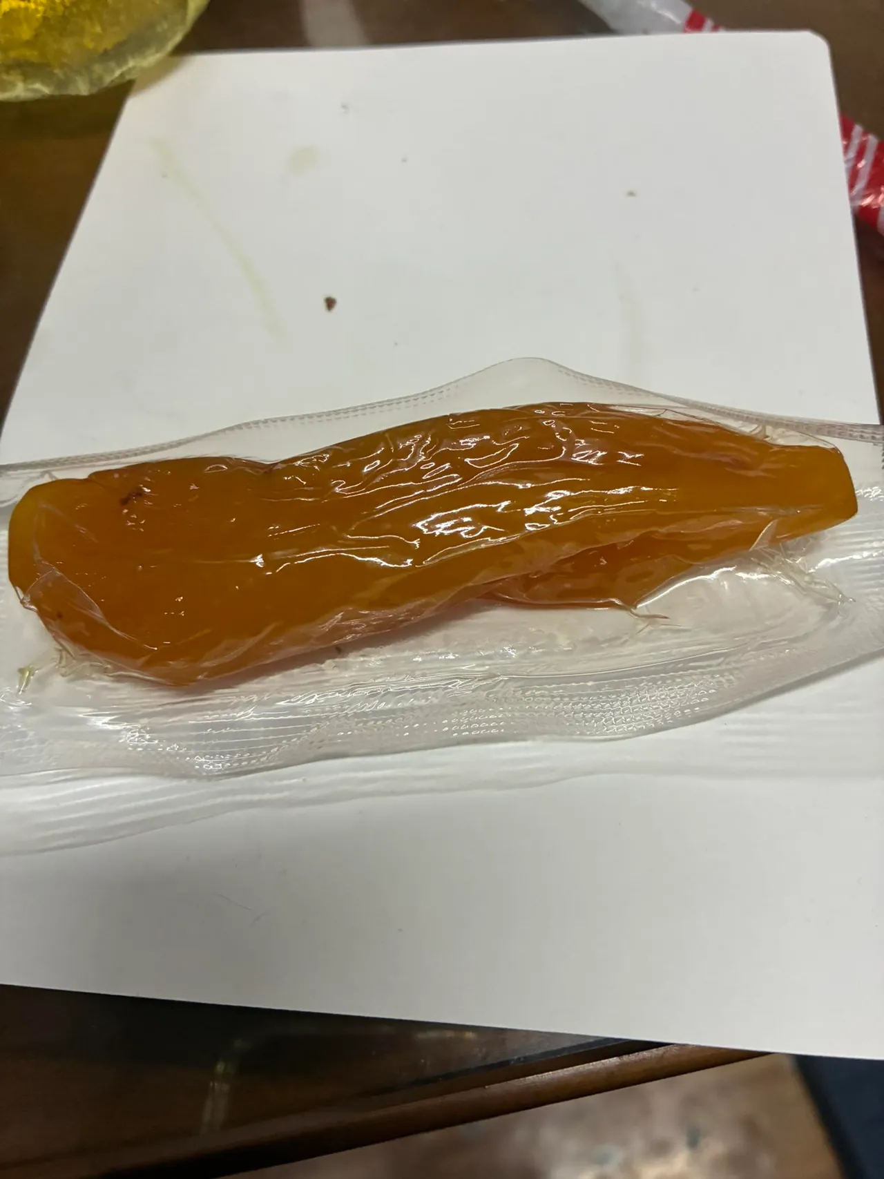 有人上網買烏魚子，付了1290元，拆開一看竟是番薯乾。翻攝爆料公社