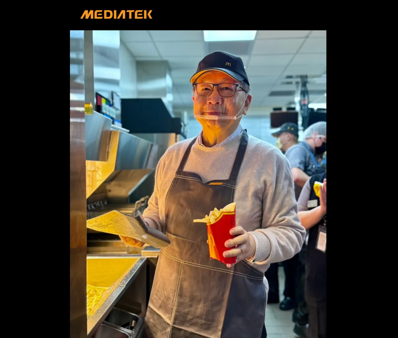 真的铲薯条了！麦当劳进驻联发科新竹总部　蔡力行惊喜现身掀欢呼