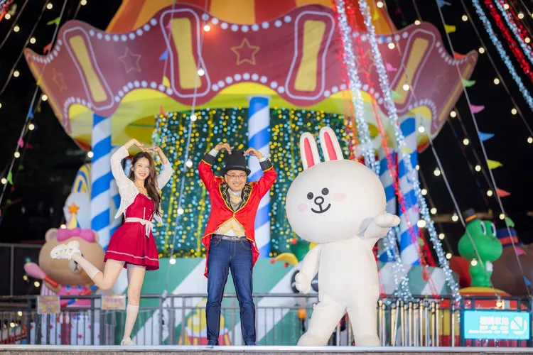 侯友宜近日忙於新北耶誕城活動。翻攝侯友宜臉書