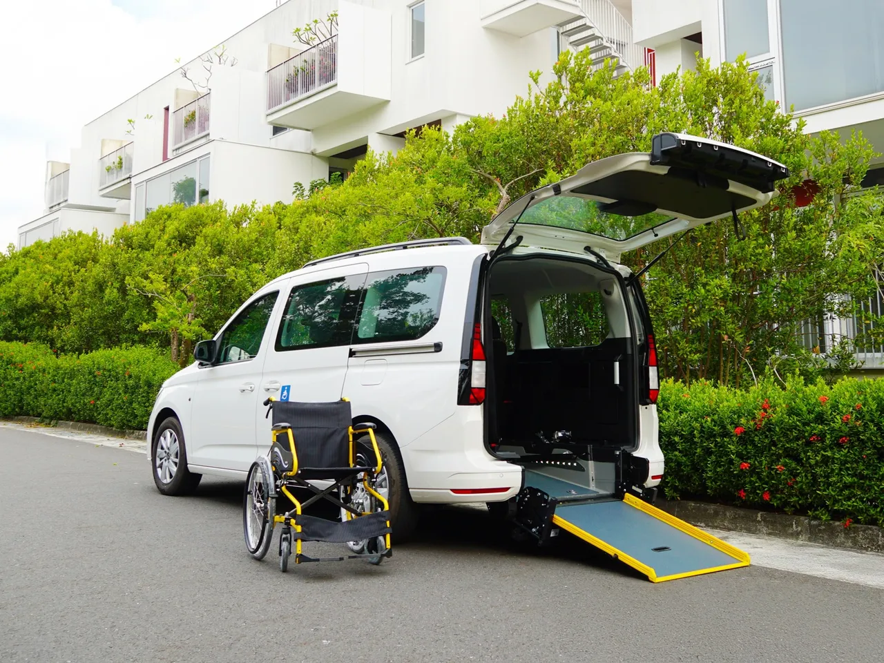 福斯商旅携手特优改装商推出Caddy Maxi EasyLife福祉车　146.5万元起上市