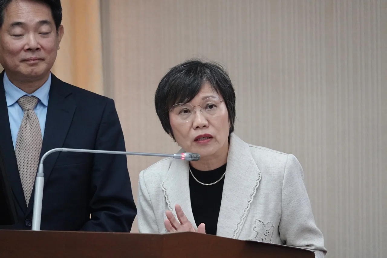 内政部长刘世芳。庄宗达摄