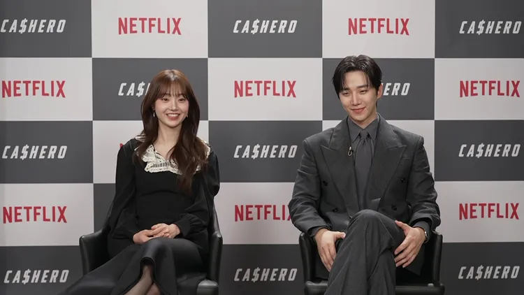 金慧峻（左）、李俊昊訪問時互動熱絡，笑聲不斷。Netflix提供