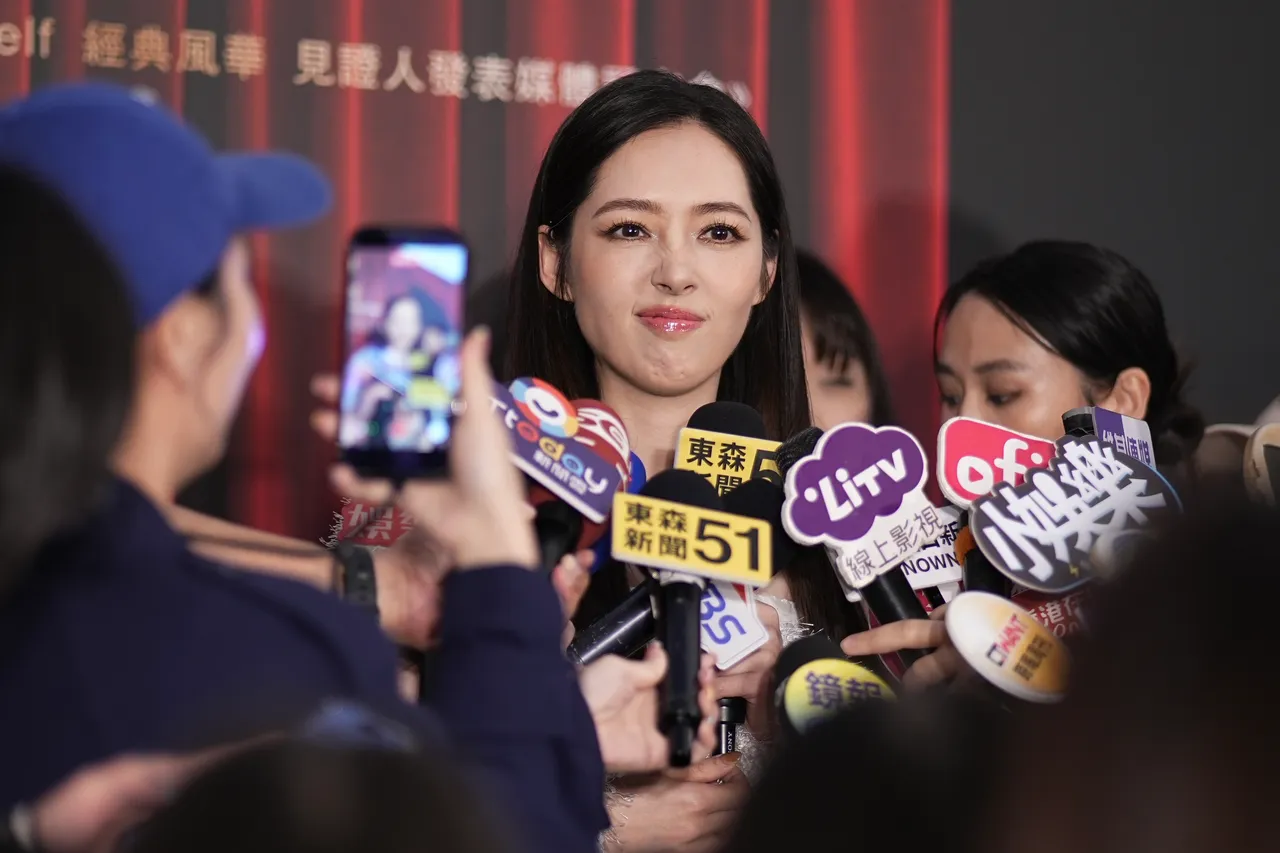 郭碧婷受访时做出淘气表情。彭欣伟摄