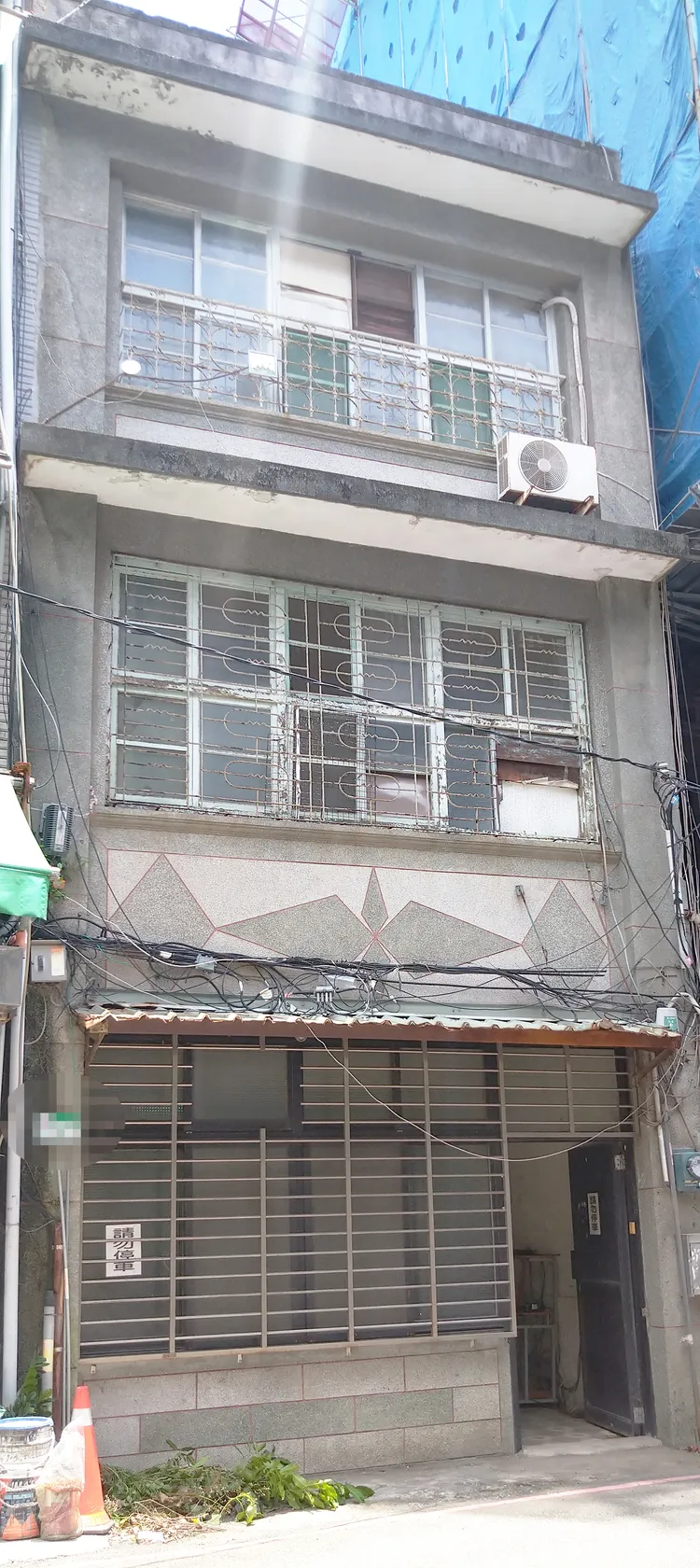 士林分署拍賣臺北市北投區三層樓透天厝。士林分署提供
