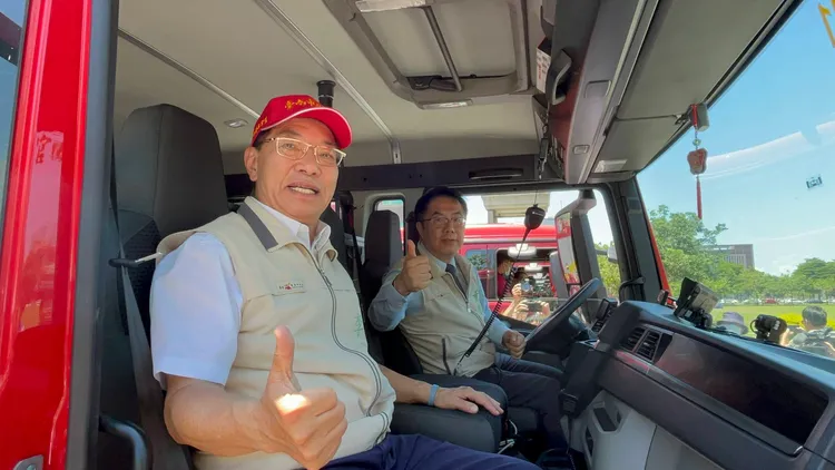 前消防局長李明峯閃辭後陷入弊案風波，與楊姓女密友都遭到法院羈押禁見。資料照