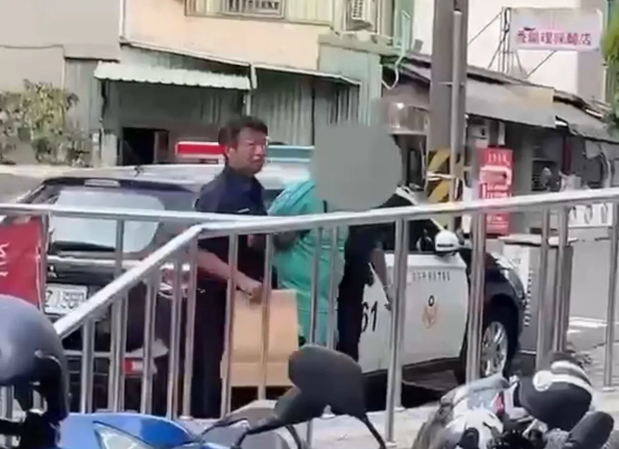 赵男用水果刀刺死老父亲后自首。资料照片