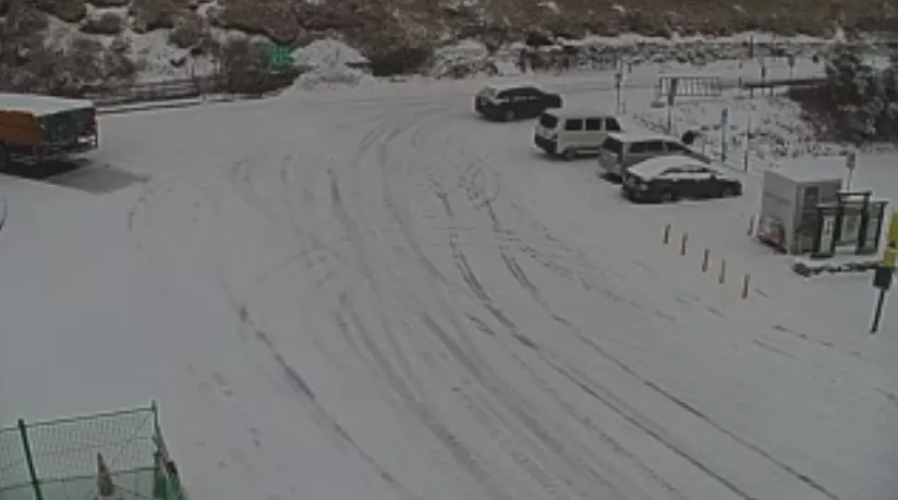 合欢山游客服务中心。即时影像监视器