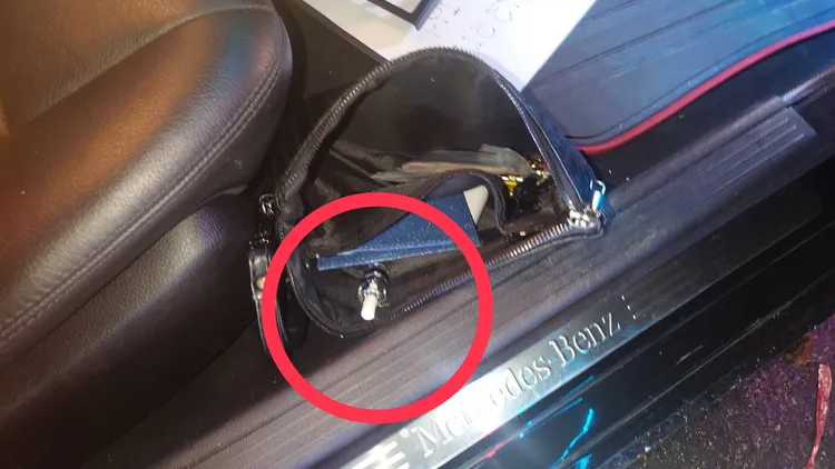 警方在陳男車內尋獲依托咪酯菸彈。翻攝照片