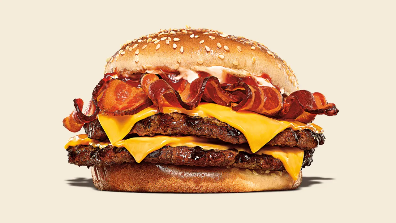 重磅培根双层牛肉堡。汉堡王提供