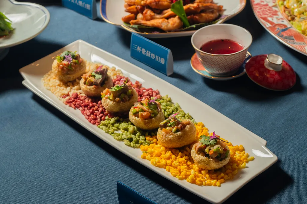 烟波集团现场经典客家宴展示，图为客家小炒。烟波国际观光集团提供