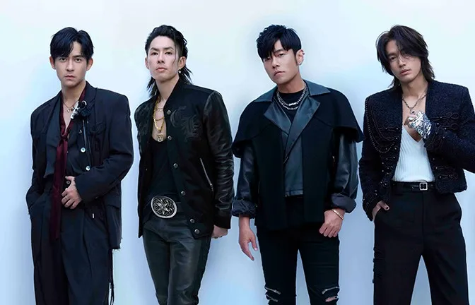 F3新歌和周杰伦合作，其实周渝民和周杰伦早有交情。翻摄相信音乐脸书