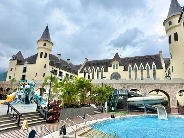 瑞穗天合包含主要建築的「城堡棟」等區域，全園區共有108個大大小小的水池可使用。莊偉祺攝