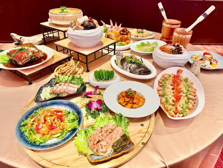 「金色瑞穗尾牙春酒旺年宴」以花東美食、原民文化設計餐點。莊偉祺攝