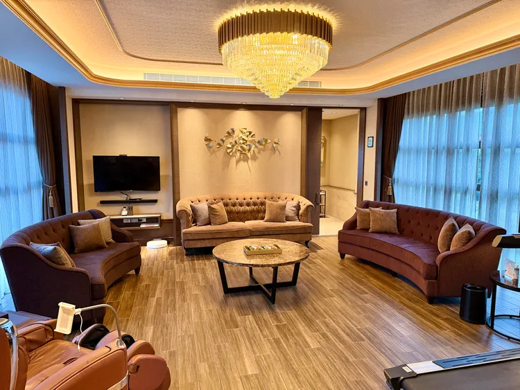 格蘭別墅區總統套房客廳。莊偉祺攝