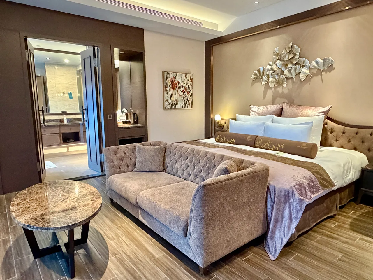 格兰别墅区总统套房卧室。庄伟祺摄