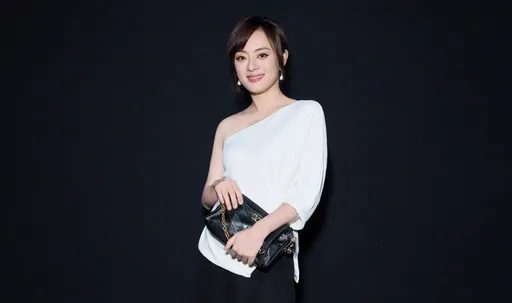 孙俪新戏逆时营救亡女追车跑　冲力太猛摄影师跟不上