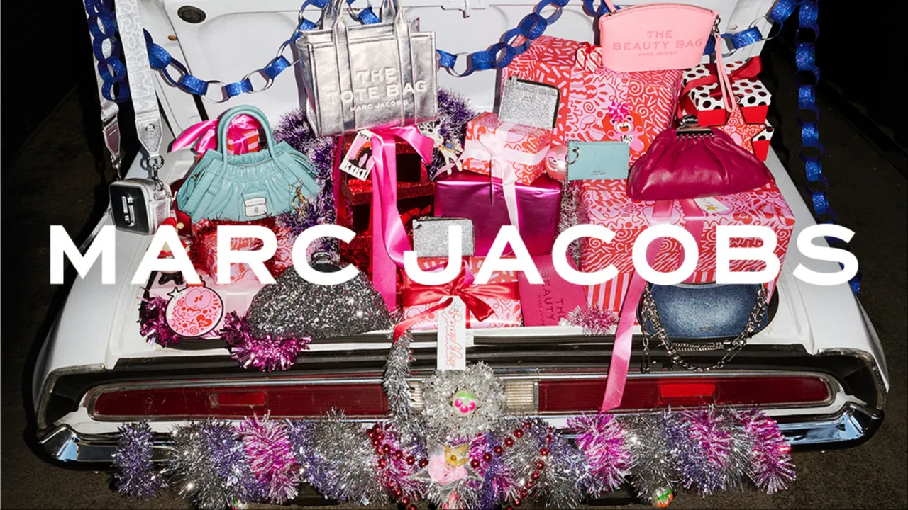Marc Jacobs推出「Give Marc, Get Joy」2025節慶系列。品牌提供