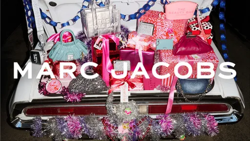 Marc Jacobs迎年末跑趴季　经典托特包换上金属皮、亮片新衣