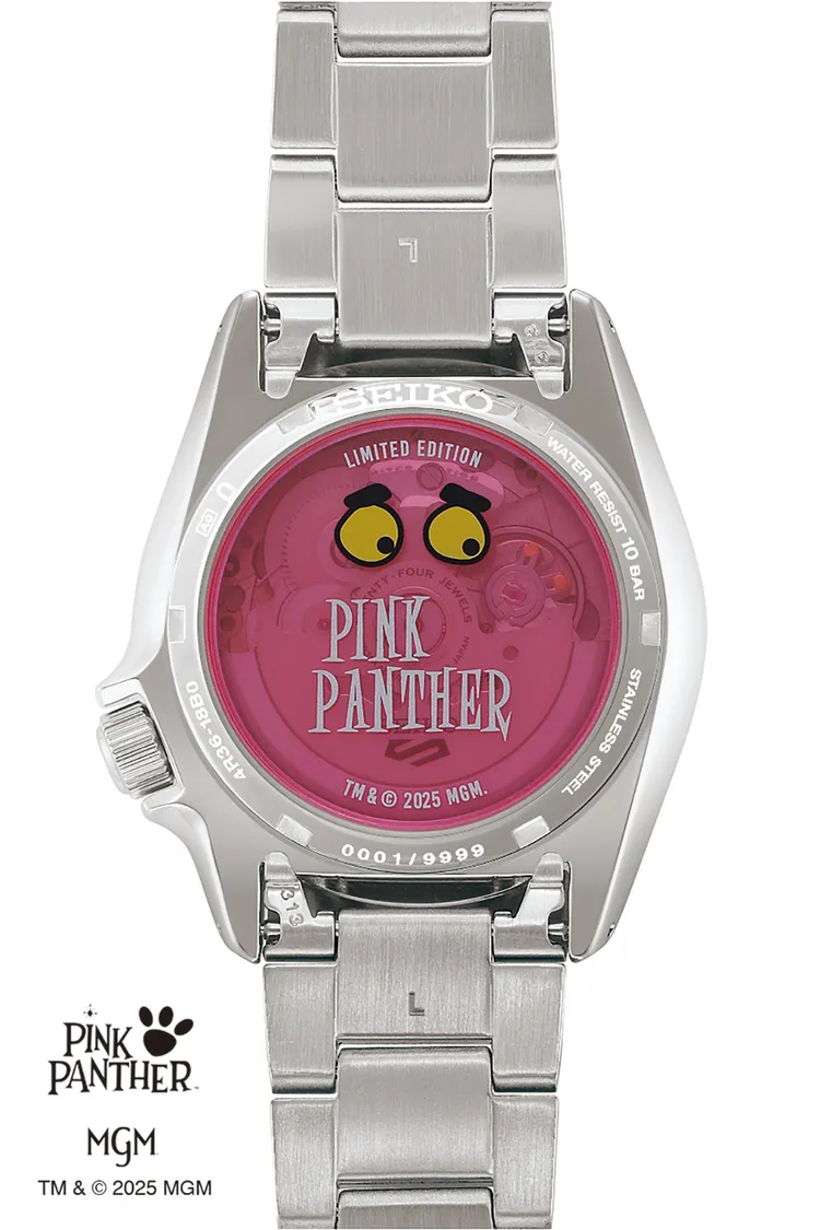 透明底蓋上印有令人印象深刻的粉紅豹貼在粉紅牆面上的經典場景。品牌提供