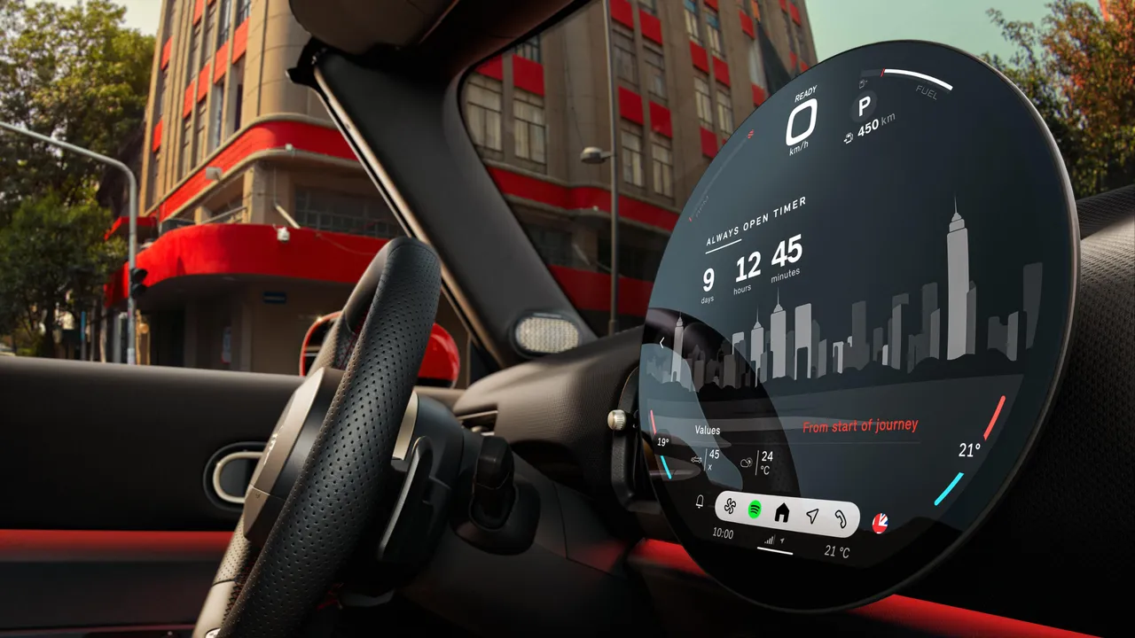 专属Always Open开篷计时功能透过OLED圆形中控萤幕即时显示累积开篷时间，将每一次迎风驰骋的驾驭瞬间，转化为值得珍藏的热血记忆。原厂照片