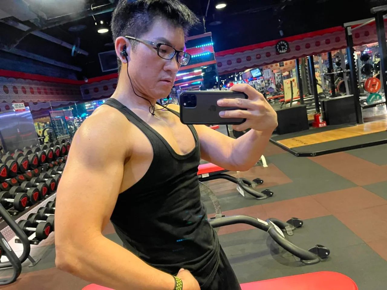 童仲彦过去因被认为诈领助理费，认定贪污判处3年10月有期徒刑。翻摄童仲彦脸书