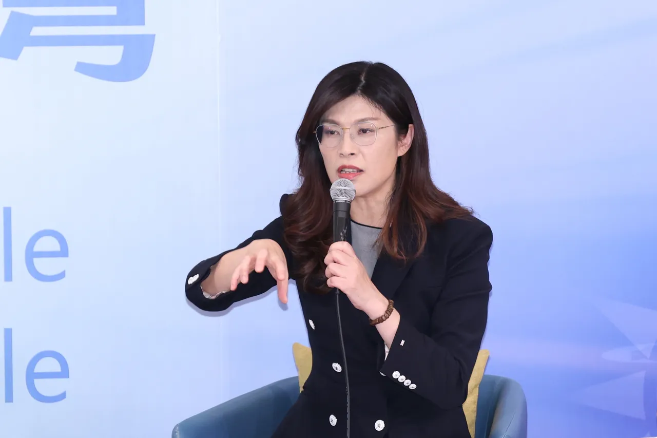 郑丽文怪东吴学生挑衅　黄暐瀚：「中华民国是一个国家」这句话有何挑衅