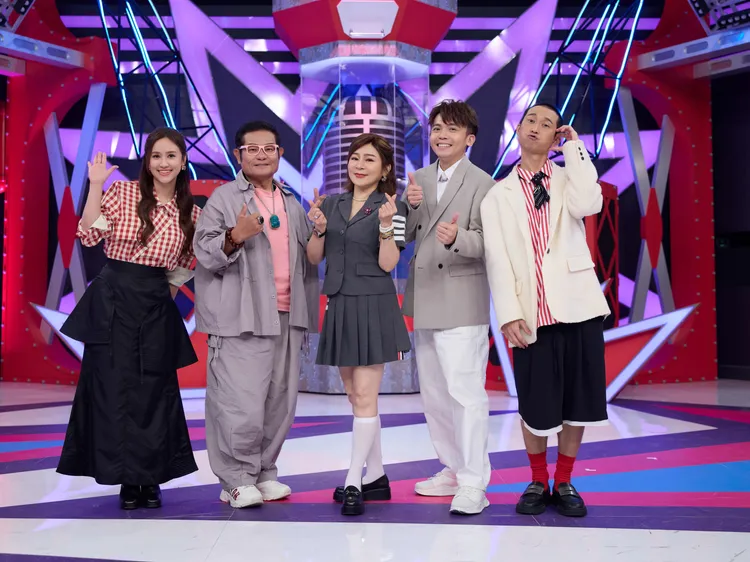 （左起）吳姍儒、許效舜、王彩樺、黃豪平、浩子。公視台語台提供