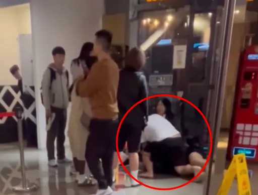 耶诞大餐惨吃官司！淡水2家人排队擦撞酿大乱斗　进警局互告通通遭法办