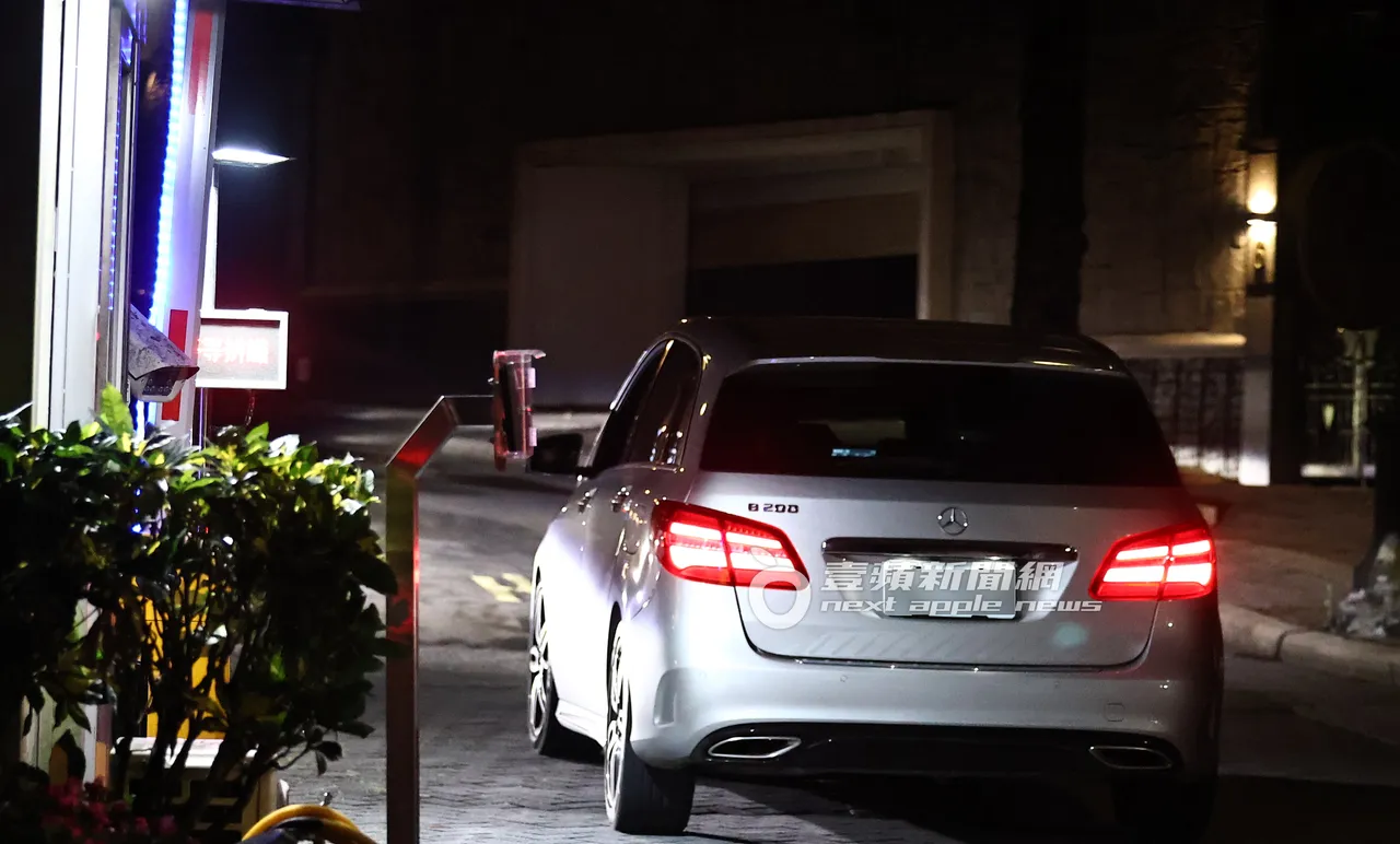 男友人载立威廉回到文山区的社区。特勤中心摄