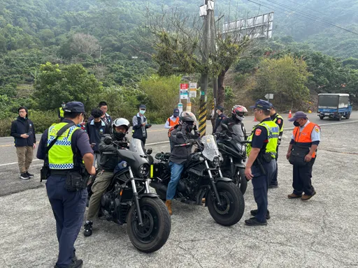 东山白河采果泡汤冬游热点！南市警环监联合稽查　特别针对这些车