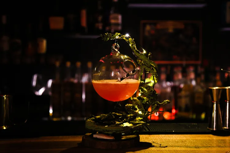 「龍蛇酒雜」酒精路跑其中一站-Philomia Town。業者提供