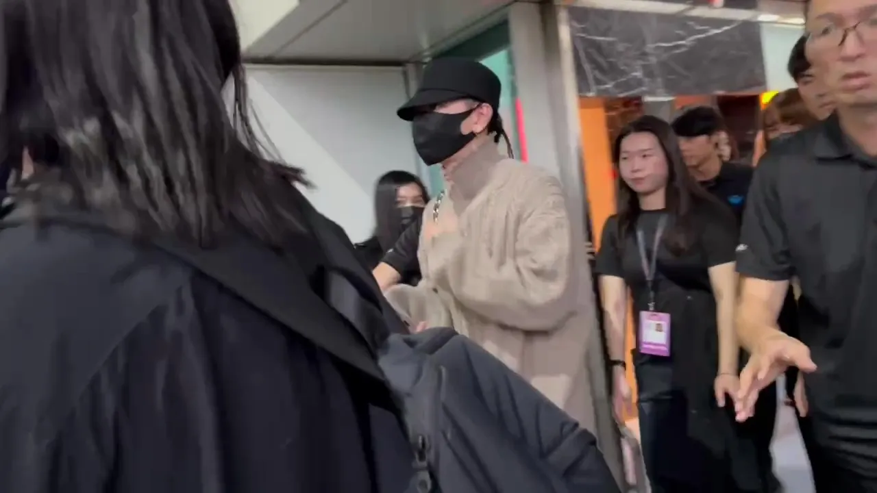 佐藤健时隔1个月访台。特勤中心摄