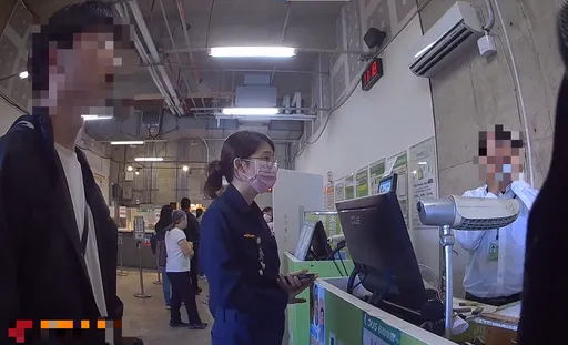 澳籍男交换生忘拿行李箱　急向保全员借手机报案