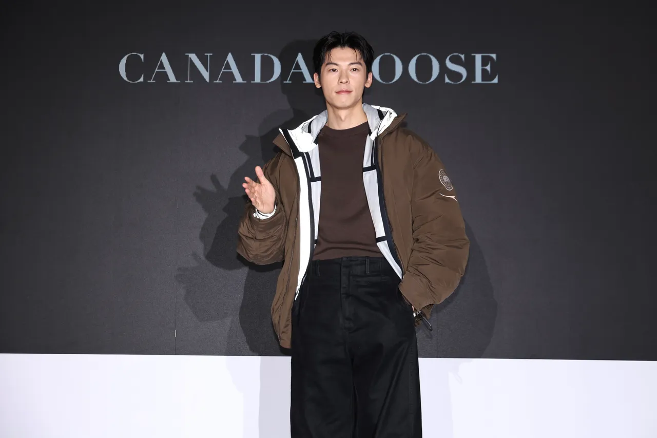 許光漢穿著Snow Goose by Canada Goose膠囊系列的Shift夾克。彭欣偉攝