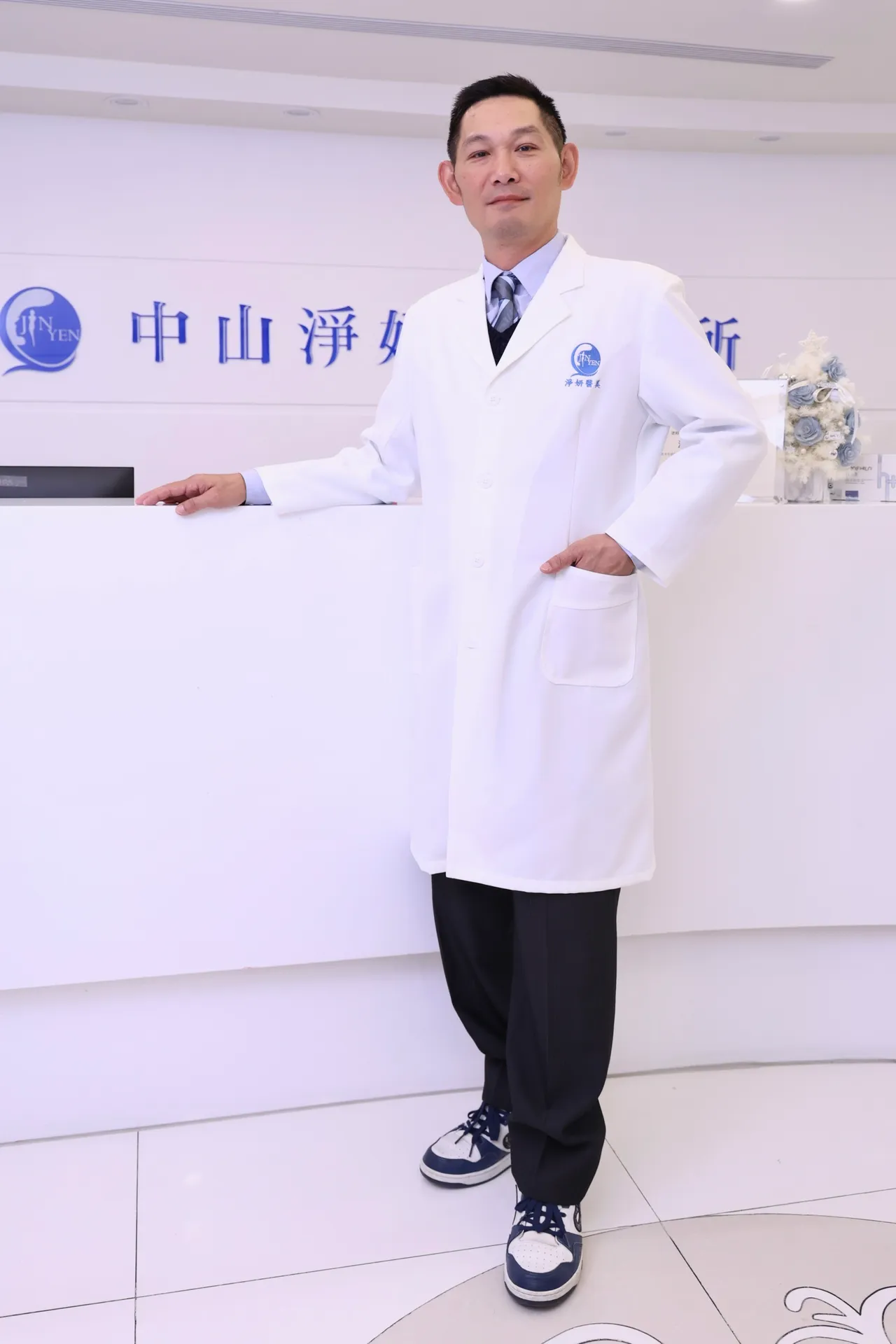 陈俊光医师为台湾微整型美容医学会理事长，同时也是净妍医美集团创办人。庄宗达摄