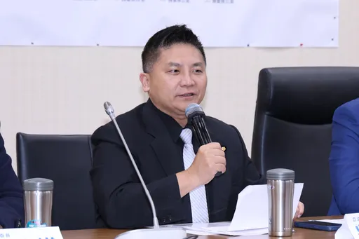 嘉义市党部涉「幽灵连署」！13党工遭检调带走　国民党回应了