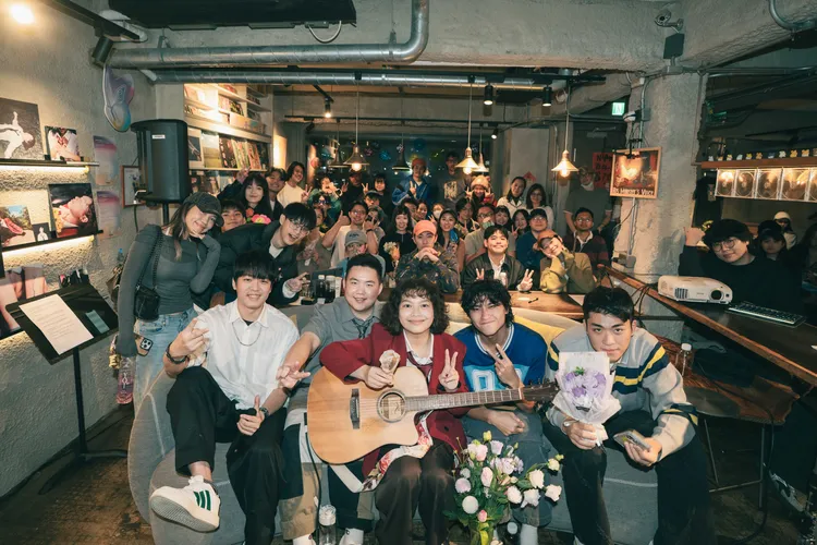 JOYCE發片前夕舉辦小型聽歌會，與好友、粉絲分享專輯理念。放飛音樂提供