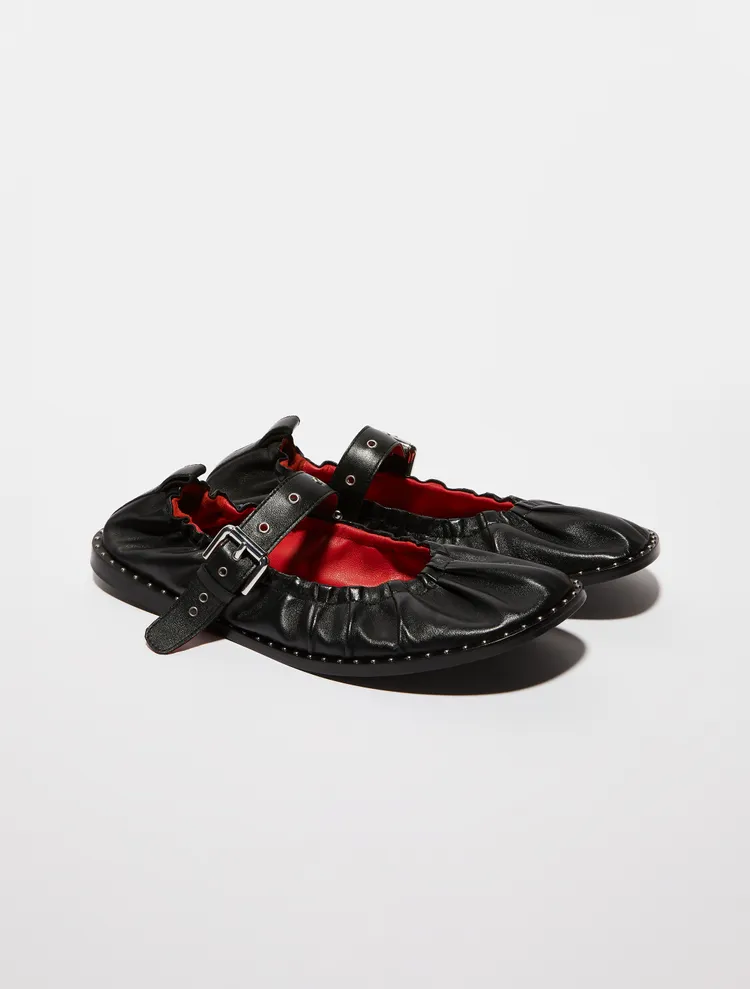 MAX&Co.鉚釘芭蕾舞鞋，1萬元。品牌提供