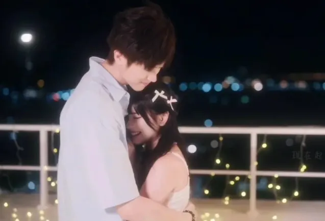 范姜彦丰与俐蓁拍MV亲密互拥。翻摄俐蓁IG