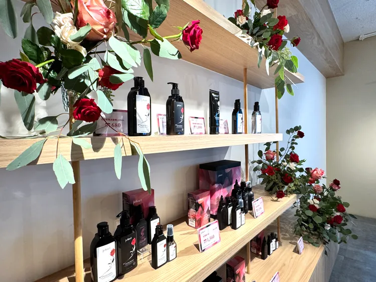 juliArt洸影玫瑰戲列。張家玲攝