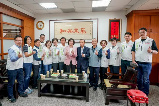 率先成立市政办公室　何欣纯：2026年共同赢回台中