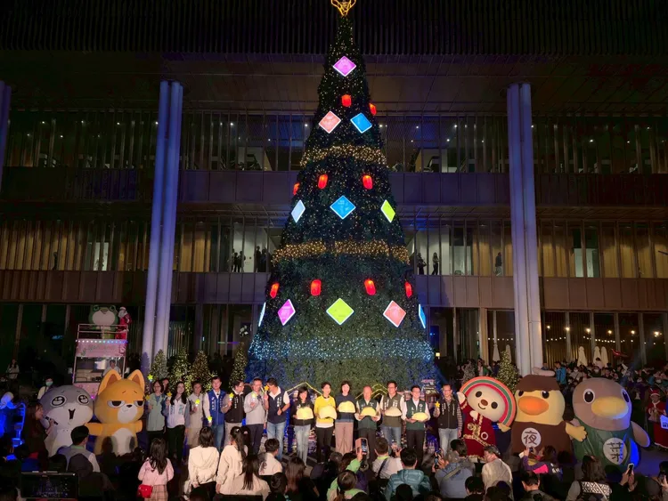 大東橋商圈位於人口最多的永康區，又有總圖等單位進駐，是後起之秀。商圈提供