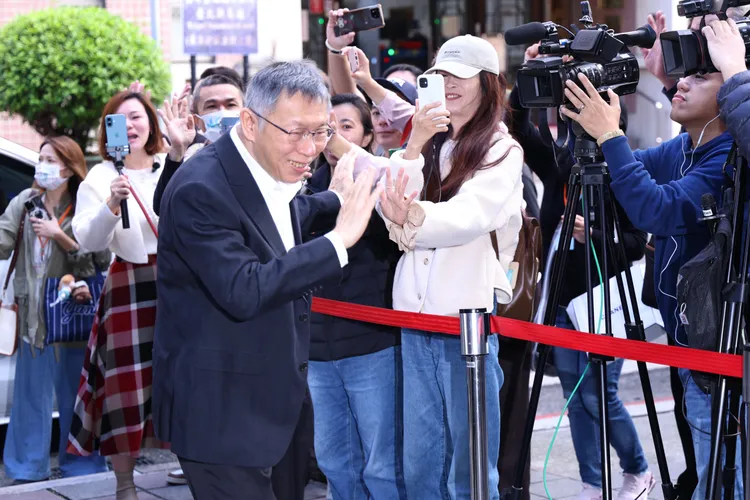 京华城案证据提示及言词辩论，柯文哲今现身北院出庭。彭欣伟摄