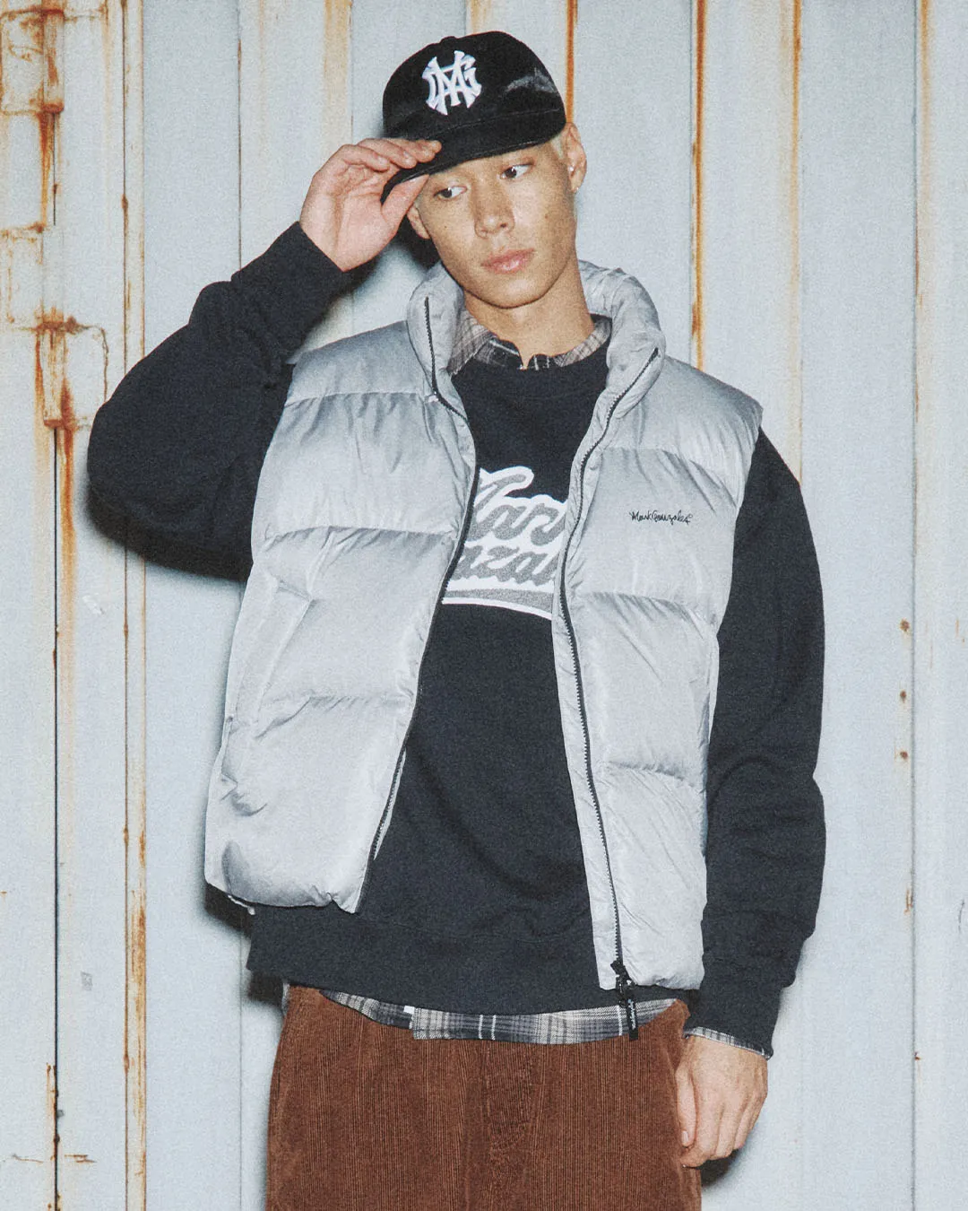 Mark Gonzales刺繡MG LOGO羽絨背心，6280元。品牌提供