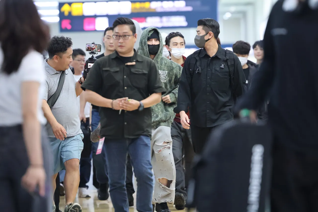 CORTIS是BTS的师弟，出道才100多天，人气超高。特勤中心摄