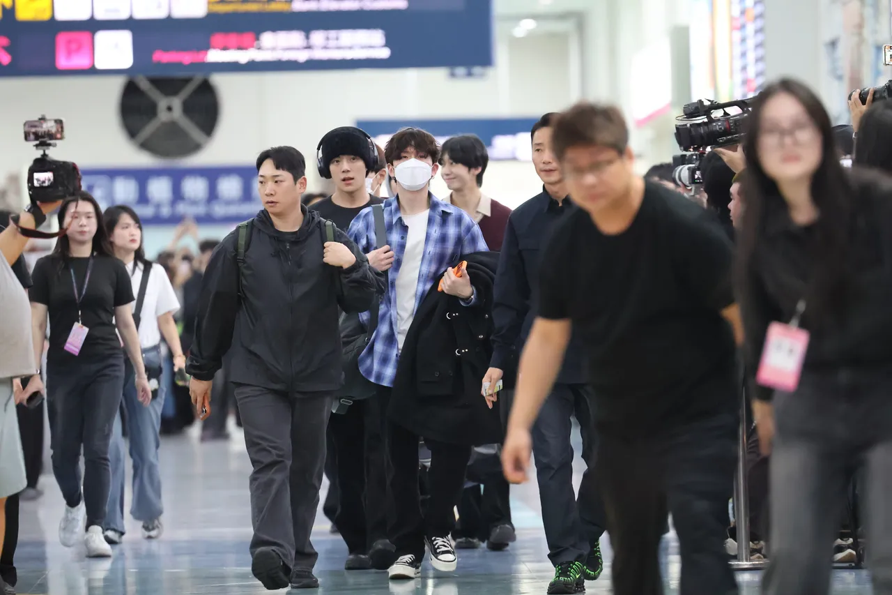 MONSTA X由基现走在最前面。特勤中心摄