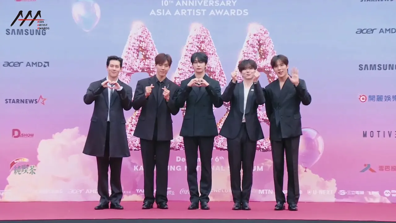 MONSTA X放送爱心。翻摄LINE TV