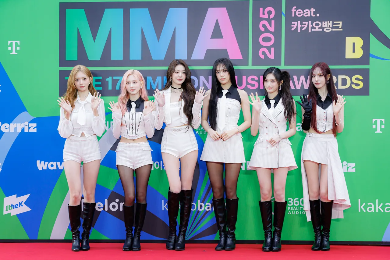 IVE秀出美腿。翻摄MMA X